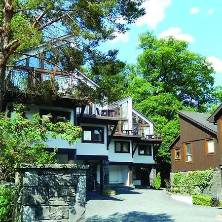 Bridge 17, Within Walking Distance Of Town Centre, Strictly No Pets * 케직